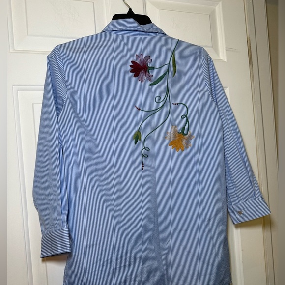 Zara Woman’s Embroidered Button Up Shirt Blue White Stripe Floral Bird XS Collar - Picture 6 of 9